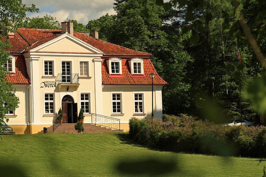 Hotel Ksiezycowy Dworek Ketrzyn Bagian luar foto